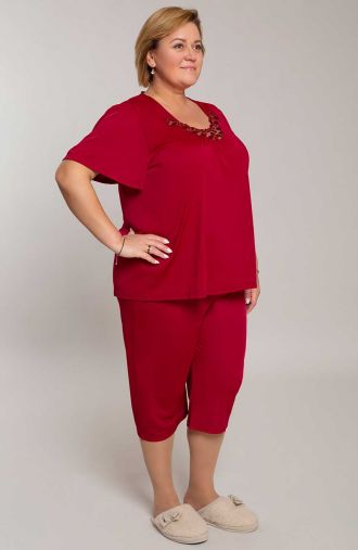 Csipkés nyakkivágású, burgundi piros pizsama