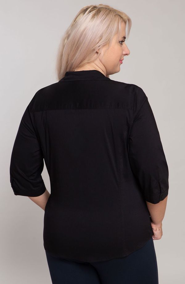 Bluzki damskie duże rozmiary - klasyczna czarna koszula dekolt V