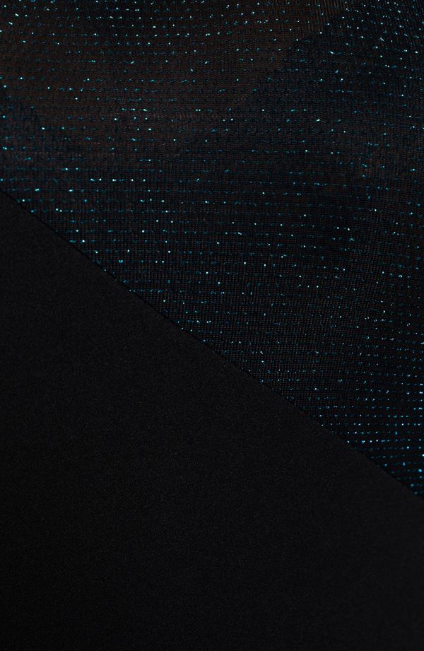 Fekete ruha, kék csillámokkal díszített  felsőrésszel