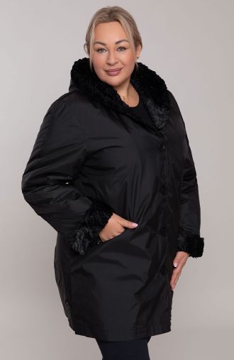 Fekete hosszú kabát, kapucnival és műszőrmével