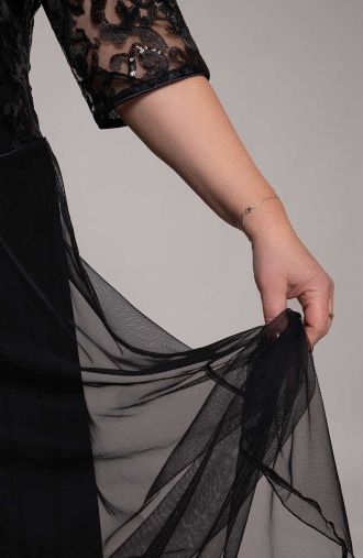 Fekete ruha flitteres csipkével