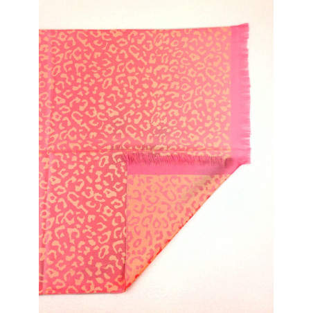Vékony világos rózsaszín mintás sál