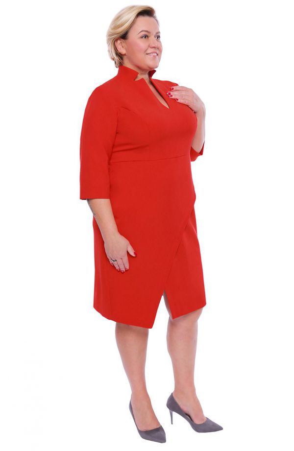 Czerwona sukienka z rozporkiem