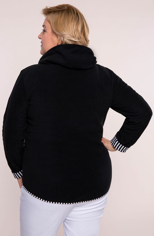 Fekete gyapjú kapucnis pulóver