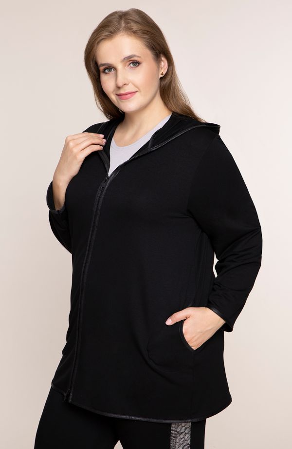 Fekete kapucnis pulóver