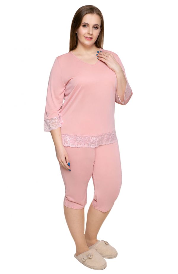 Csipkés, rózsaszín pizsama